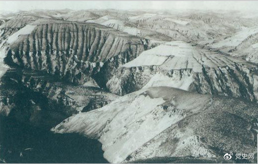 1947年4月14日，西北野戰(zhàn)兵團(tuán)取得了羊馬河戰(zhàn)役的勝利。圖為羊馬河戰(zhàn)役戰(zhàn)場。