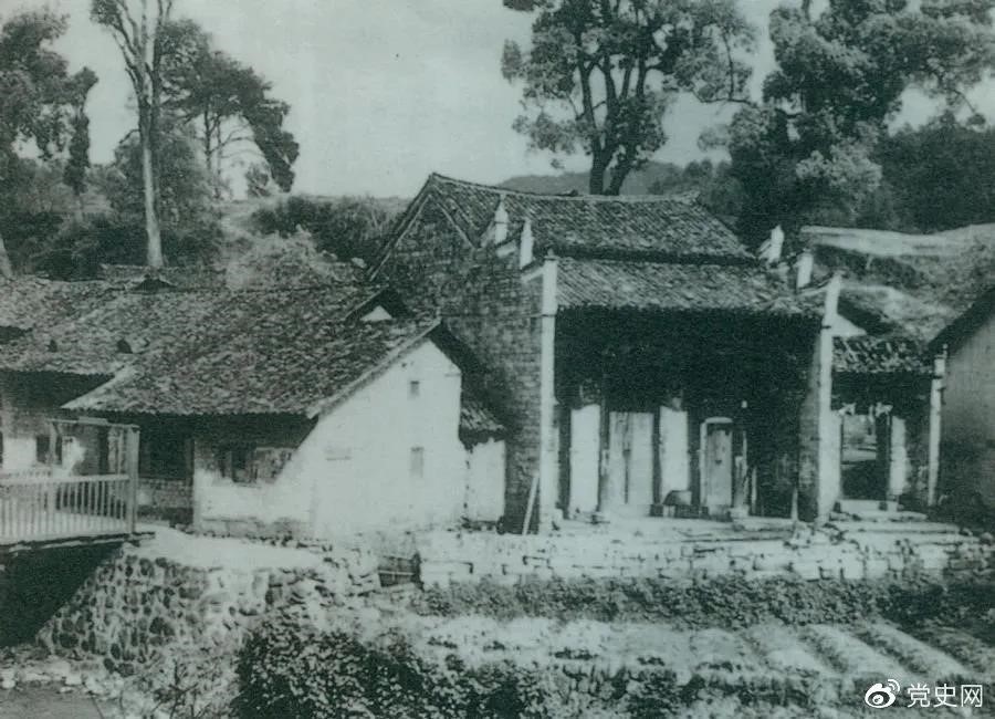 1928年5月20日，毛澤東主持召開中共湘贛邊界第一次代表大會。圖為會址——茅坪謝氏慎公祠。