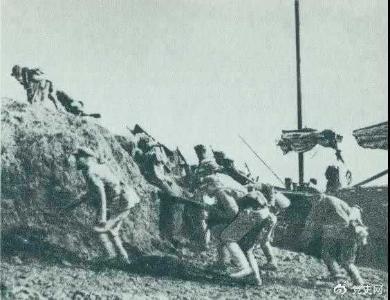 1949年5月23日，人民解放軍向上海國民黨政府軍隊發(fā)起總攻，占領了黃浦江堤。